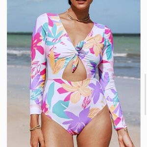 Long sleeved bathing suit
